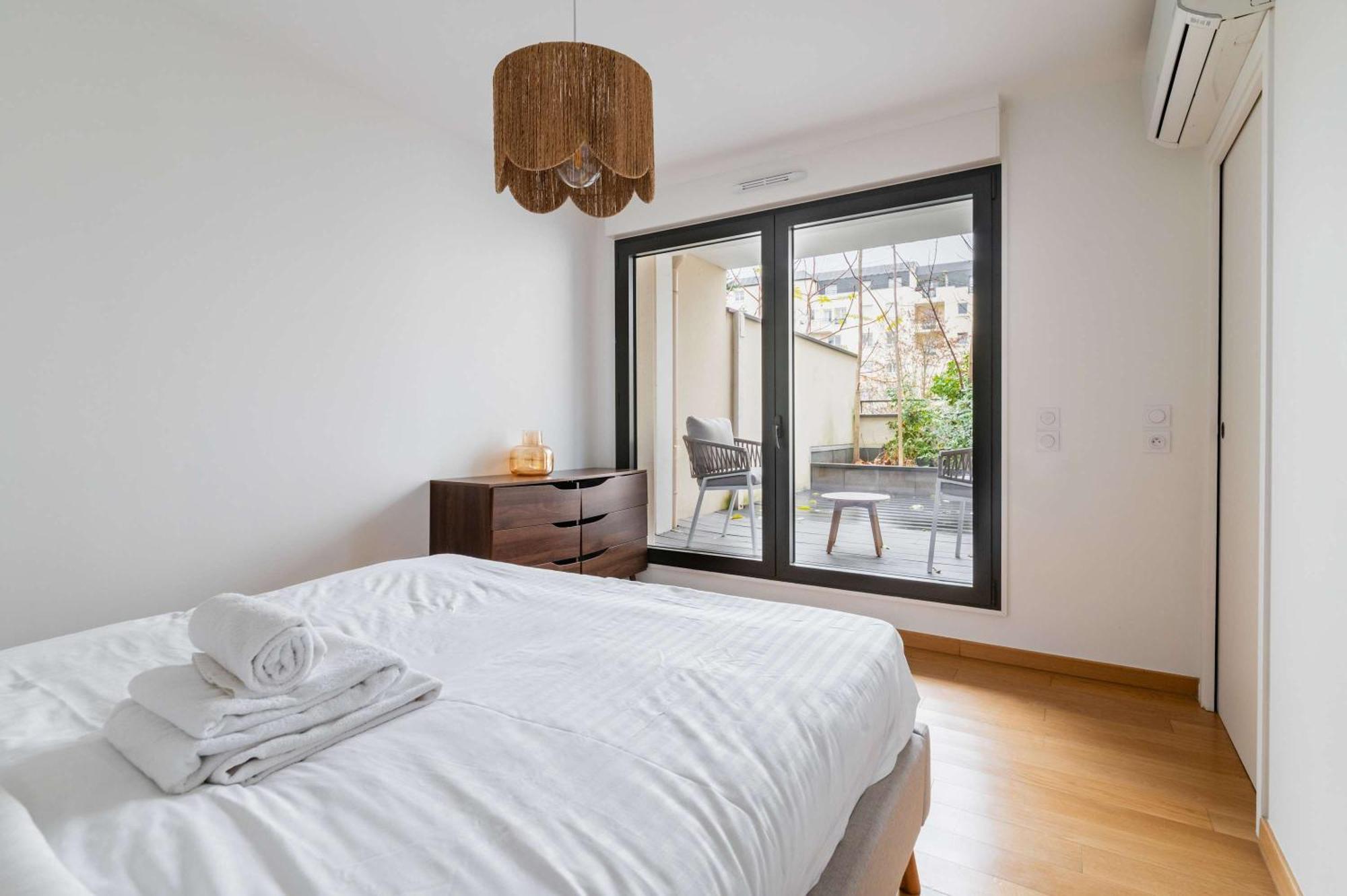 Appartement Lumineux Avec Terrasse Courbevoie - 4P - Flat-Guest Экстерьер фото