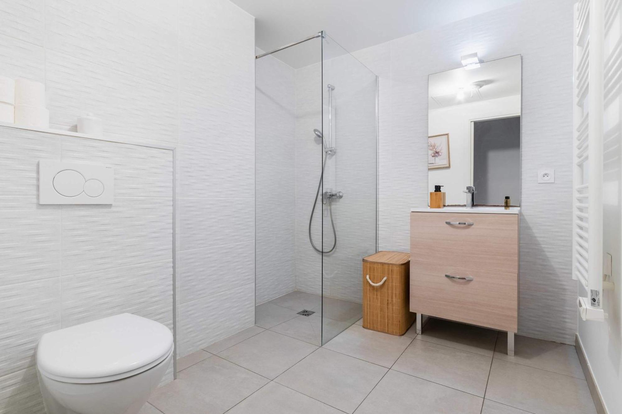 Appartement Lumineux Avec Terrasse Courbevoie - 4P - Flat-Guest Экстерьер фото
